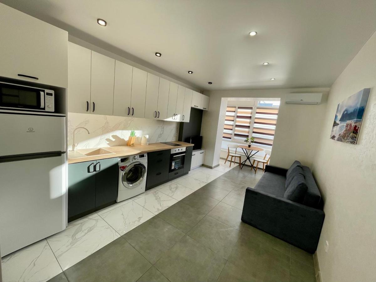 Apartment Premium In Center Ivano-Frankivsk Buitenkant foto