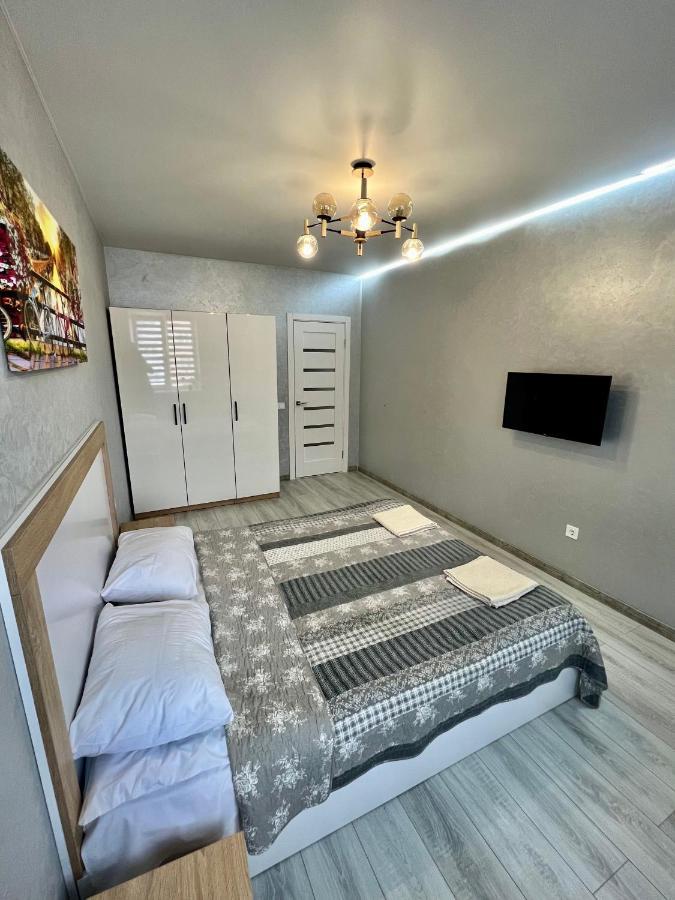 Apartment Premium In Center Ivano-Frankivsk Buitenkant foto