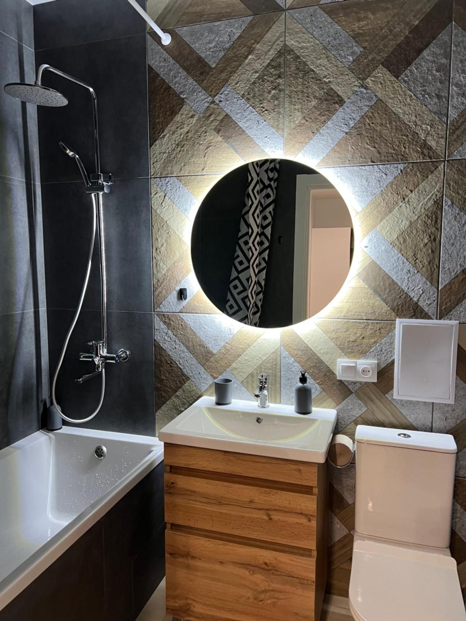 Apartment Premium In Center Ivano-Frankivsk Buitenkant foto